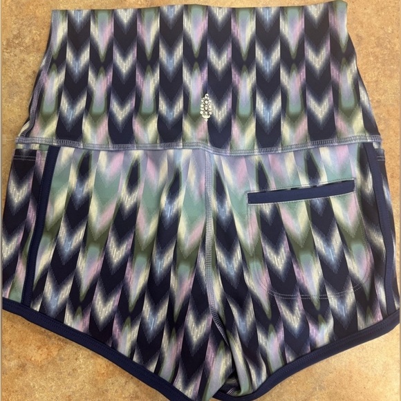 FP Movement Island Time Printed Shorts Size SM & L $58 Retail Blue Purple NWOT - Picture 5 of 10